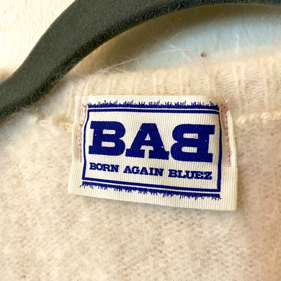 BAB vintage wool/cashmere cardigan with custom cheetah patch 🐆💙 - Picture 5 of 5